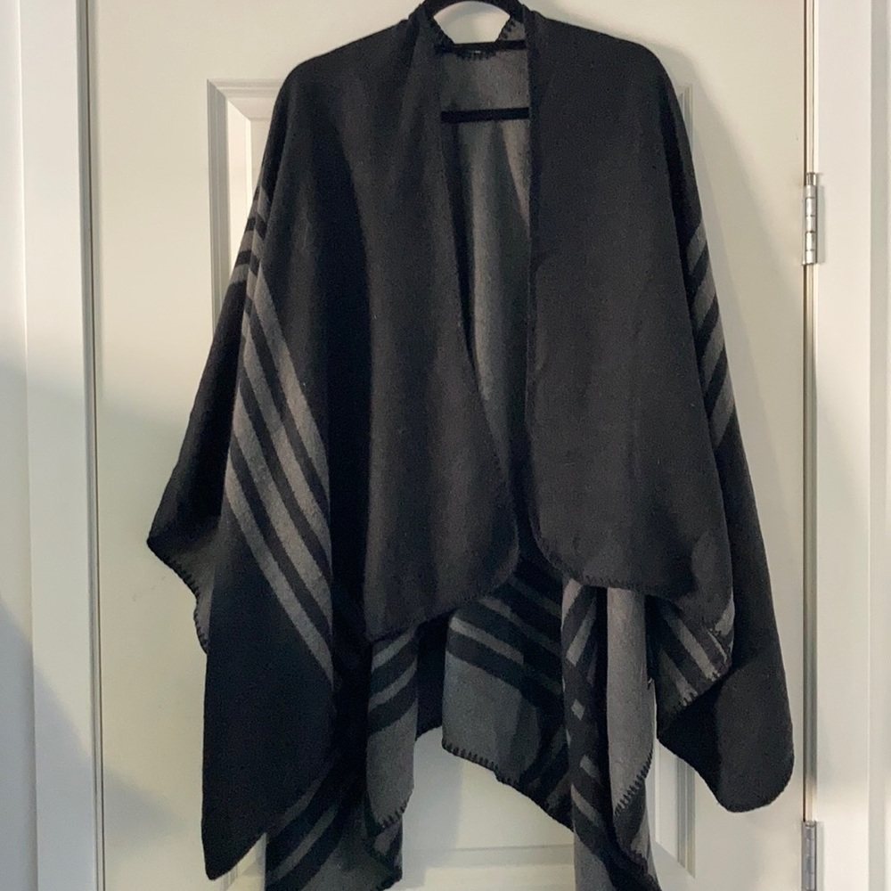 BB Dakota Shawl/Poncho